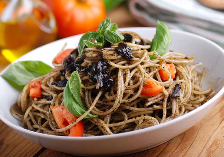 Come preparare dei fantastici spaghetti al pomodoro di Alessandro Borghese